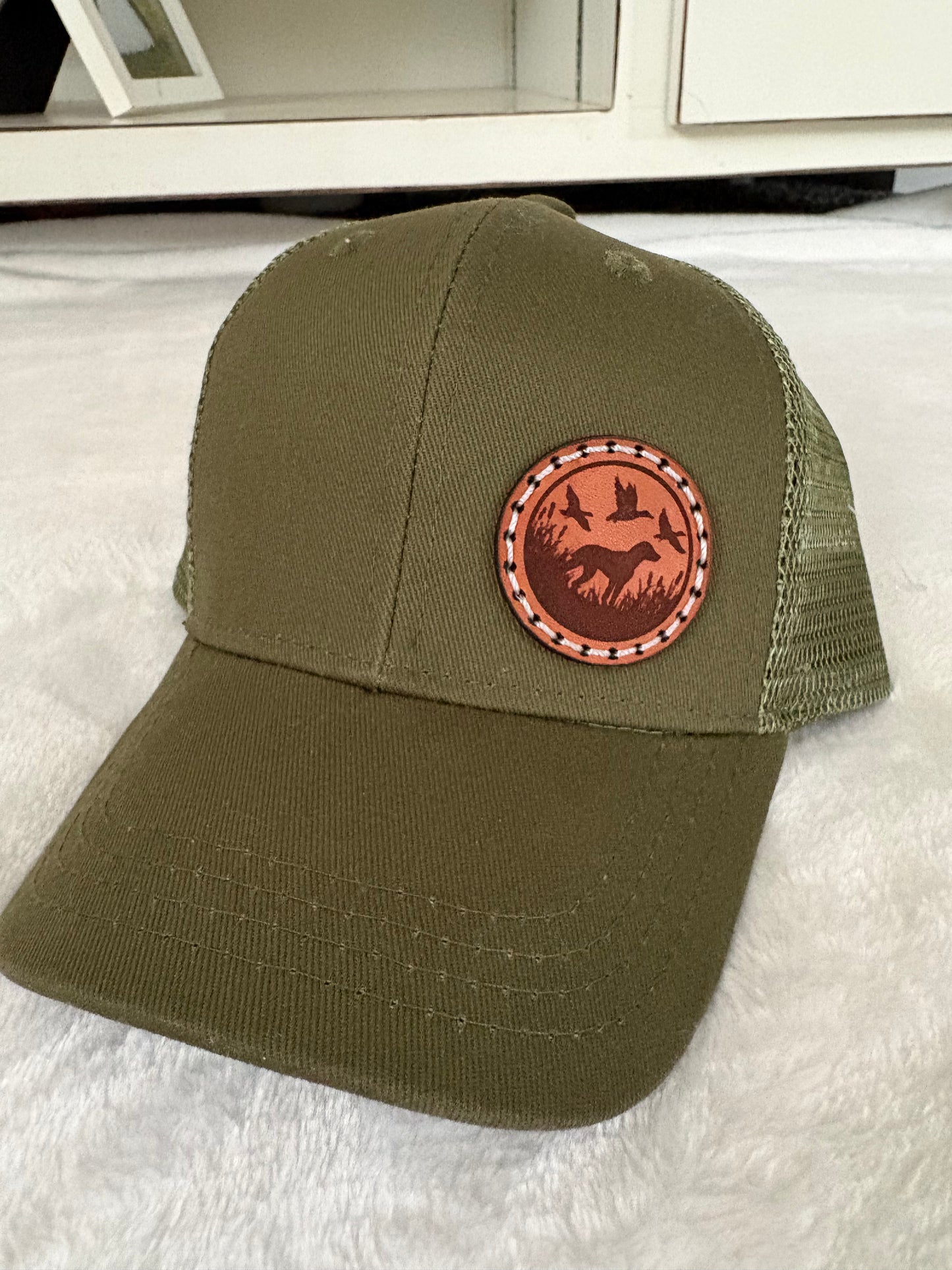 Green bird dog Snapback hat