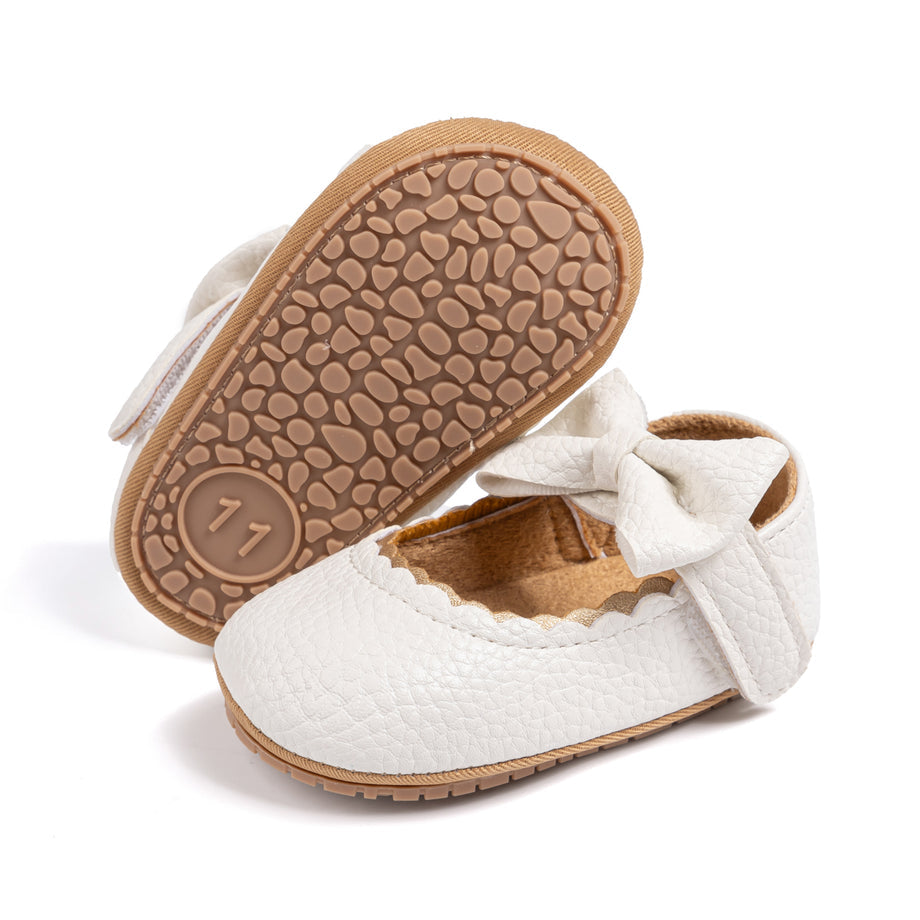 White bow shoes