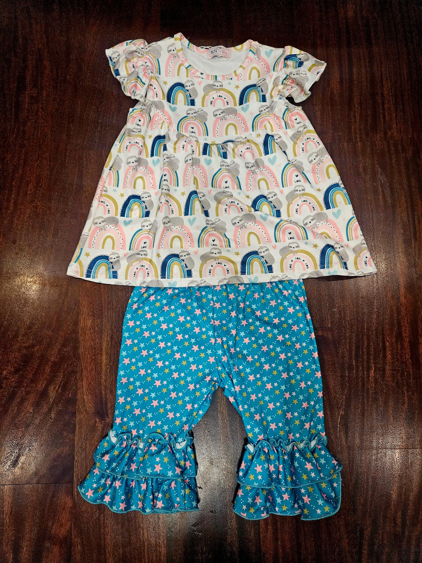 Sloth capri set