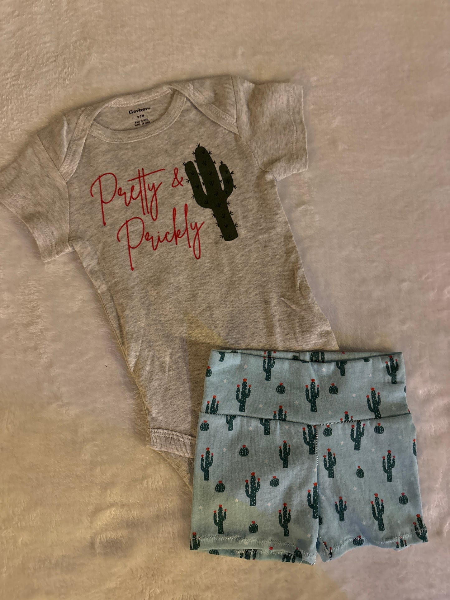 Pretty and prickly short set
