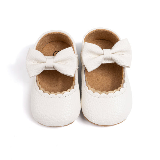 White bow shoes